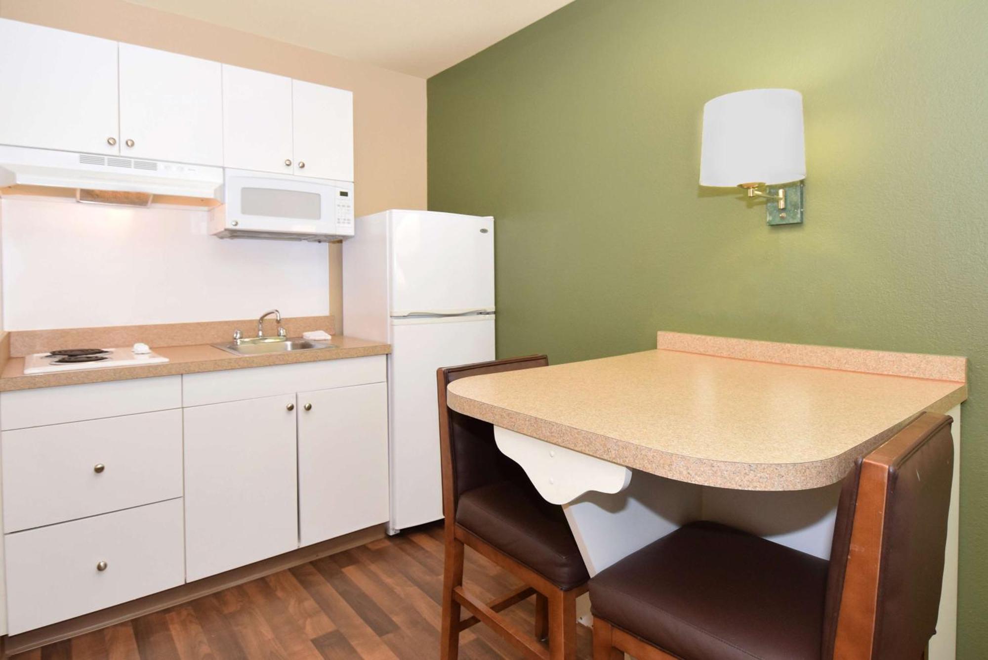 Extended Stay America Select Suites - Durham - University - Ivy Creek Blvd Bagian luar foto