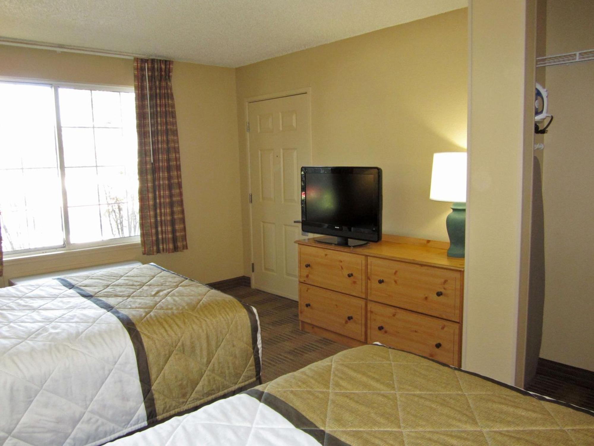 Extended Stay America Select Suites - Durham - University - Ivy Creek Blvd Bagian luar foto
