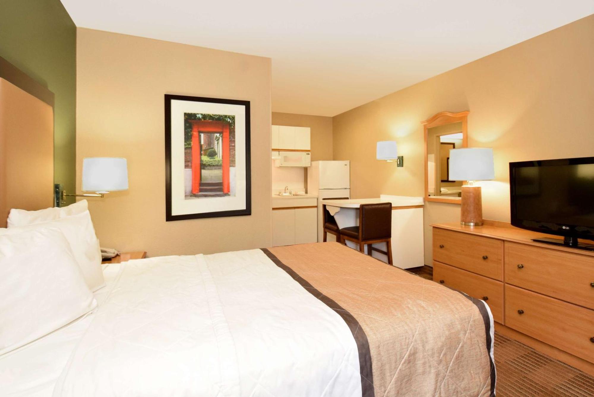Extended Stay America Select Suites - Durham - University - Ivy Creek Blvd Bagian luar foto