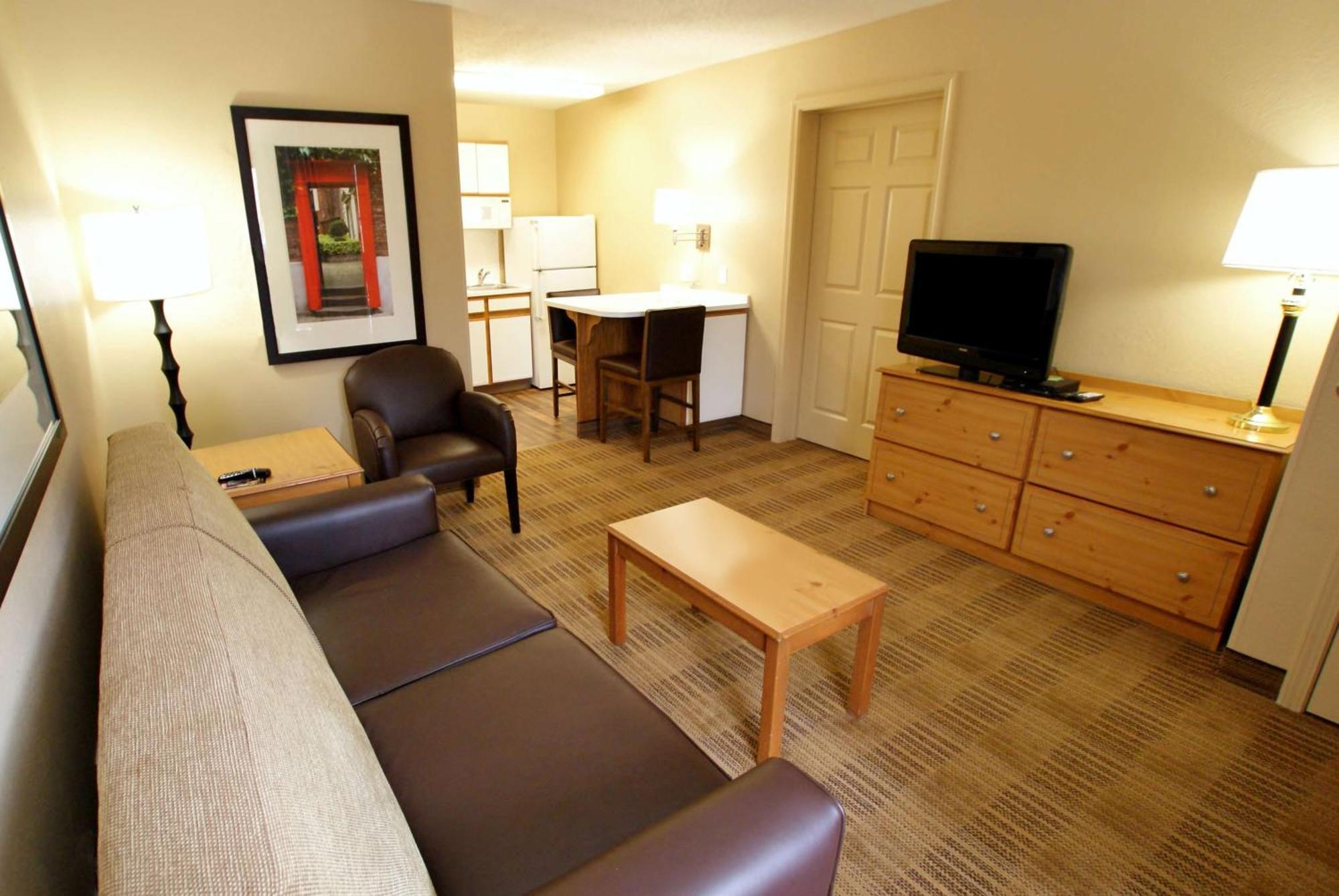 Extended Stay America Select Suites - Durham - University - Ivy Creek Blvd Bagian luar foto