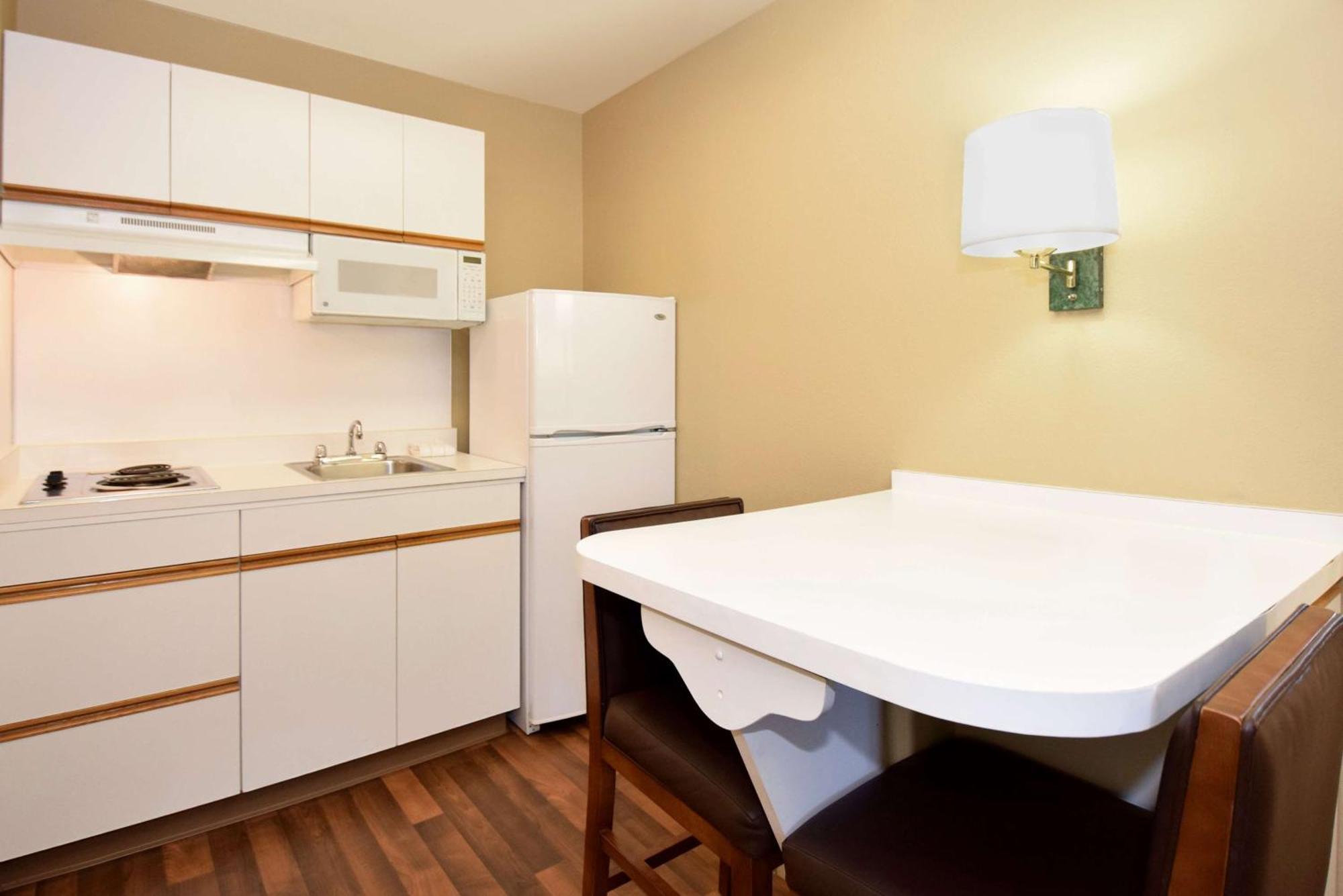 Extended Stay America Select Suites - Durham - University - Ivy Creek Blvd Bagian luar foto